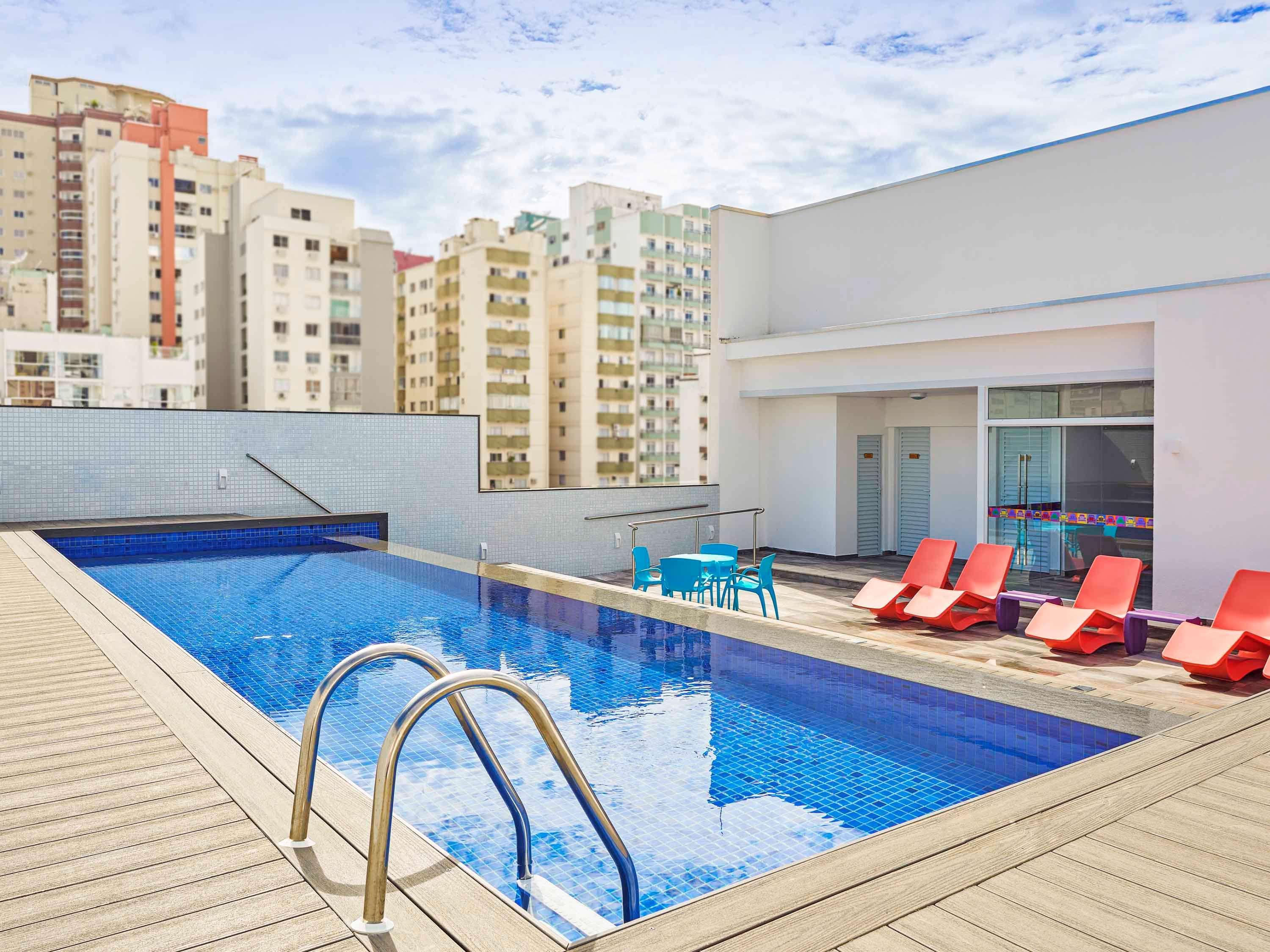 Hotel Ibis Styles Balneário Camboriú - 1 Quadra do Mar Exterior foto